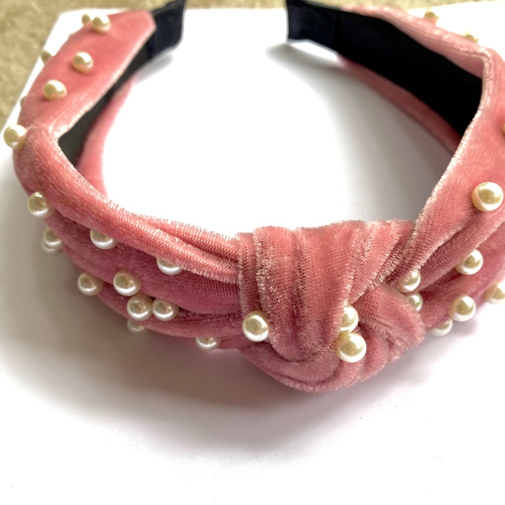 Pink headband with knot detail and pearls - Picture 2 of 3